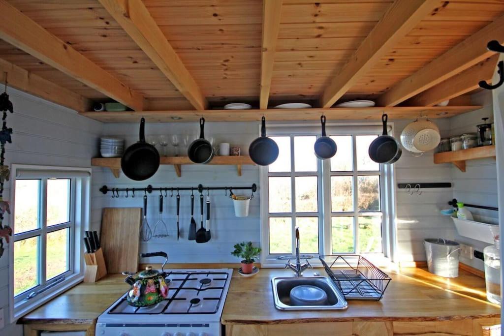 뷰드 Tiny House On Isolated Farm By The Cornish Coast 빌라 외부 사진